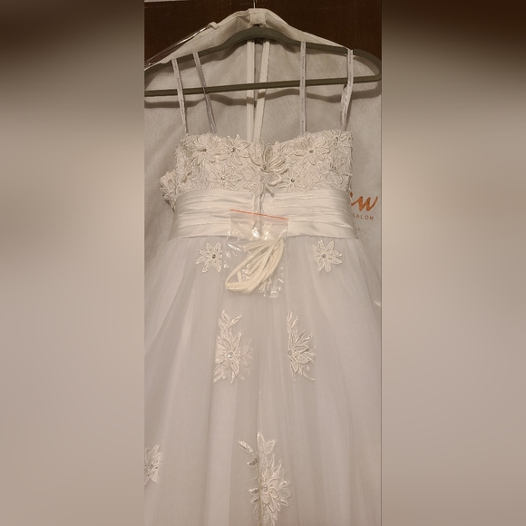 Moonlight Bridal Style T414 - Picture 3 of 8